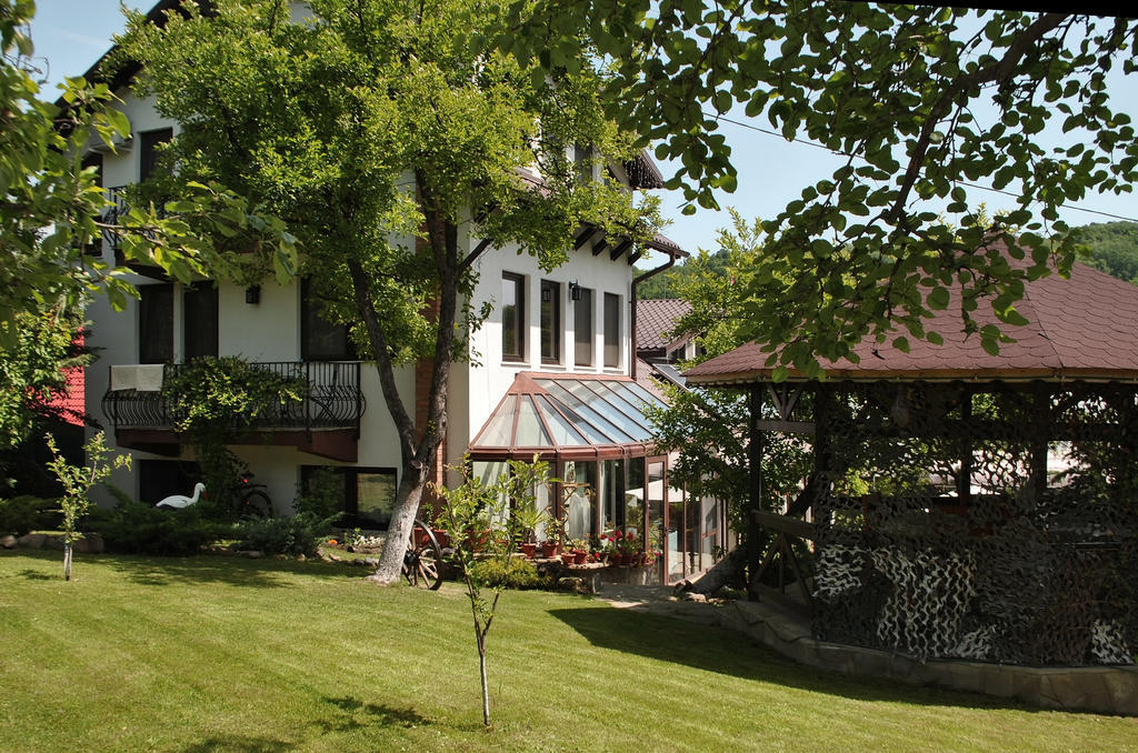 La Marele Moft Hotel Slănic Екстериор снимка